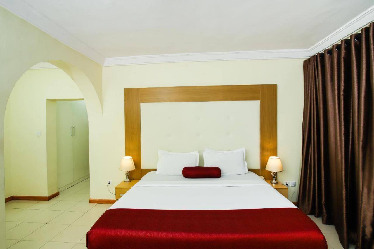 Chateux De Atlantique Hotel Aliayabiagba エクステリア 写真