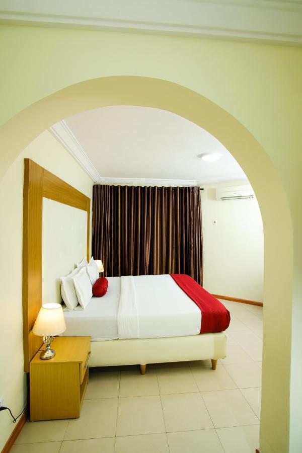 Chateux De Atlantique Hotel Aliayabiagba エクステリア 写真