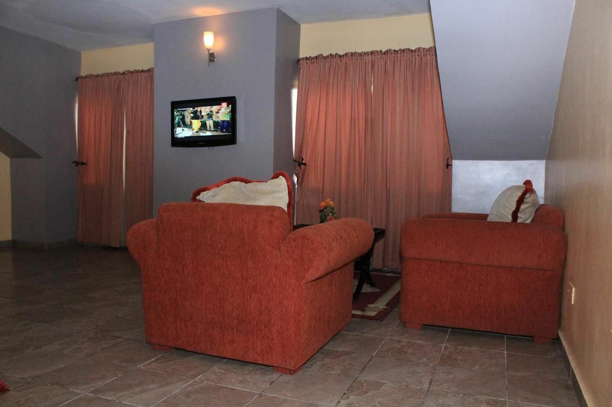 Chateux De Atlantique Hotel Aliayabiagba エクステリア 写真